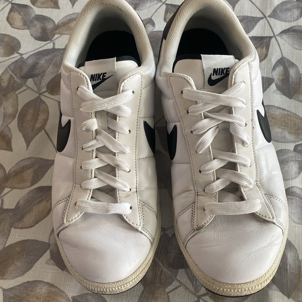 Nike Men's White and Black Sneakers